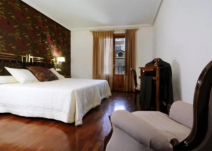 Отель Ii Virrey 4*